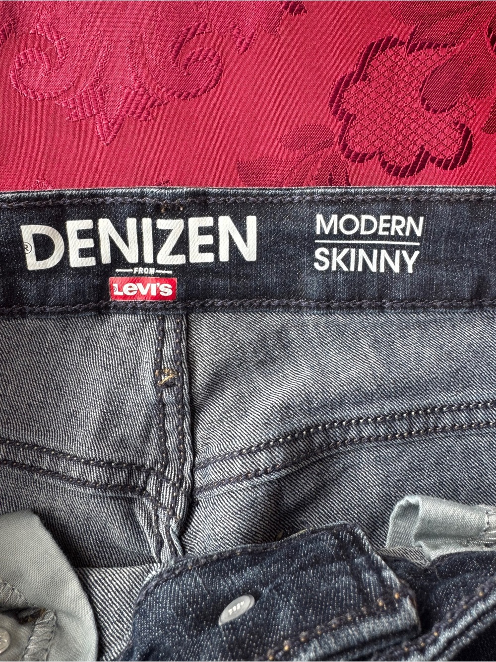 Levi’s Women's Dark Blue Stretch Denim Jeans - Picture 6 of 7